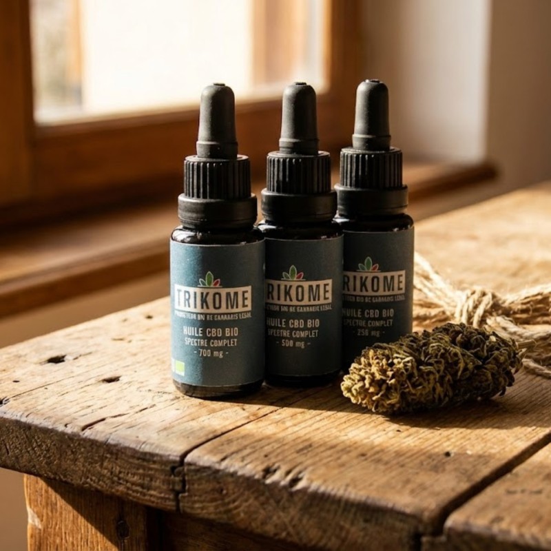 Huile CBD bio 250 mg Trikome à spectre complet. Un extrait naturel de chanvre en flacon compte-gouttes 2