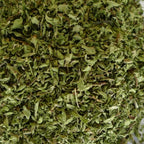 Feuilles d origan sechees issues d agriculture biologique pour infusion ou preparation culinaire aux arômes intenses.