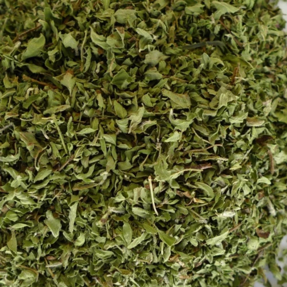 Feuilles d origan sechees issues d agriculture biologique pour infusion ou preparation culinaire aux arômes intenses.
